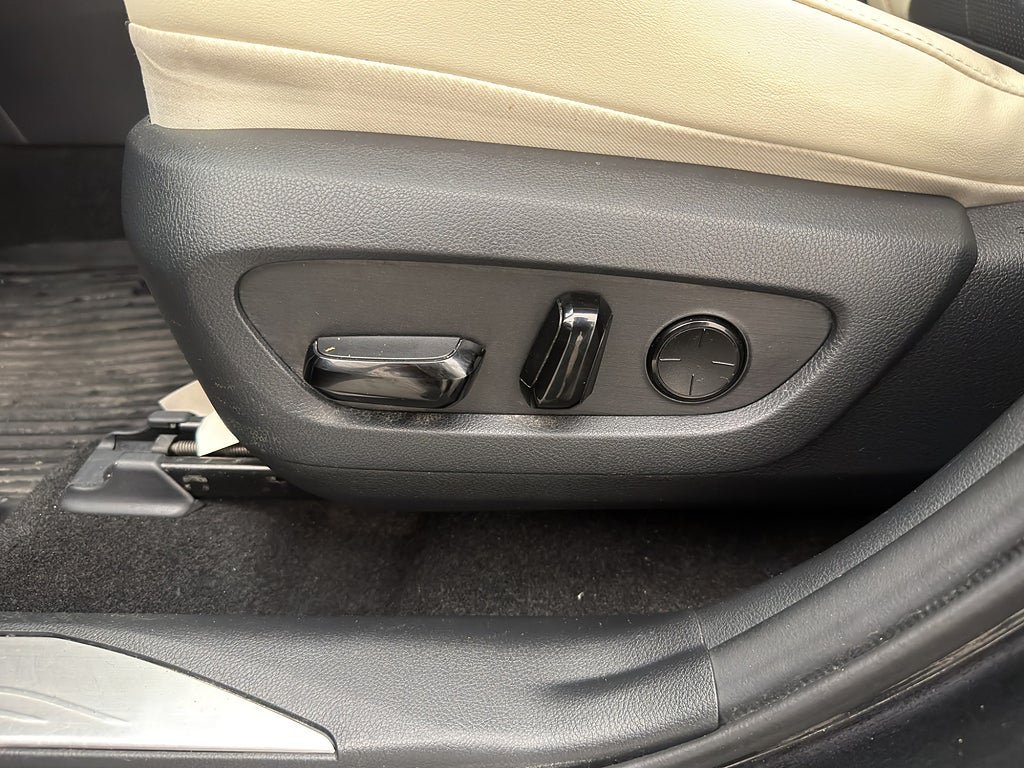 Vehicle Image 26