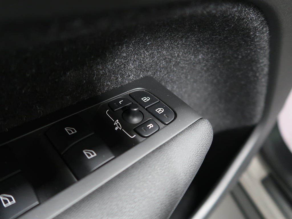 Vehicle Image 38