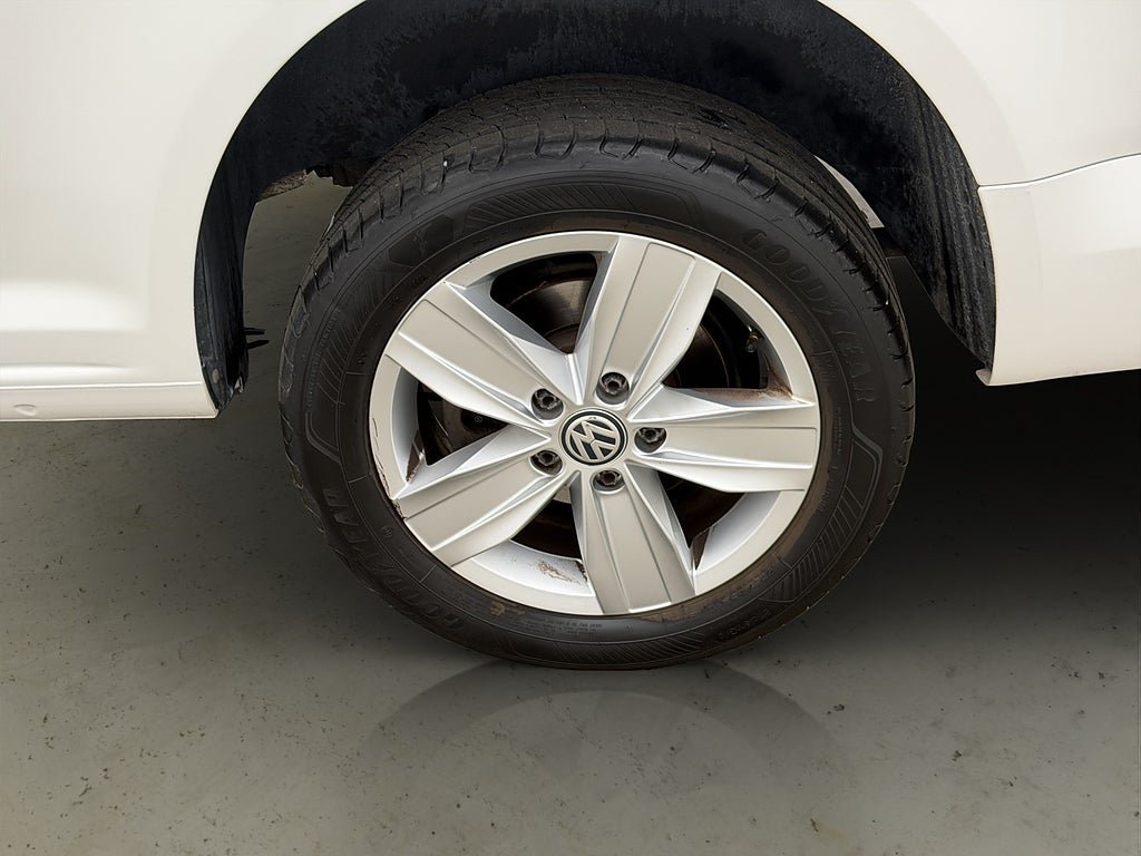 Vehicle Image 28