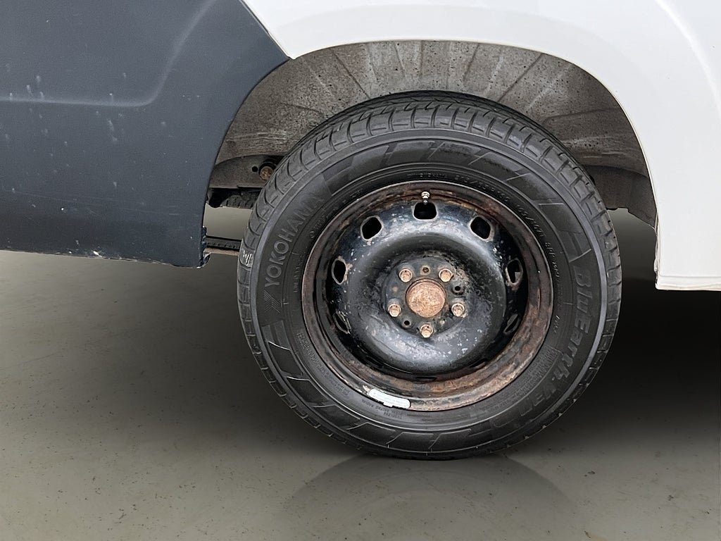 Vehicle Image 28