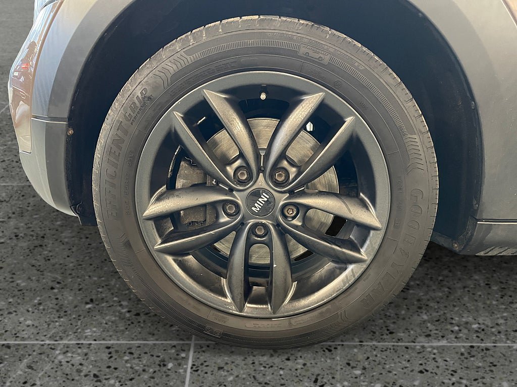 Vehicle Image 17