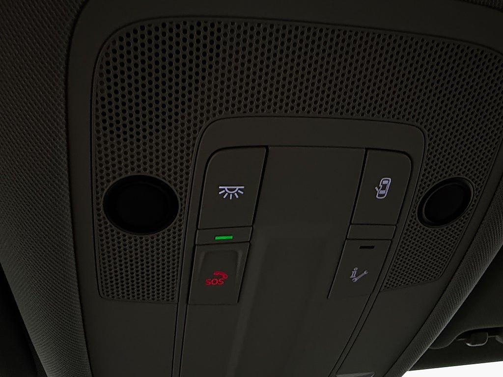 Vehicle Image 26