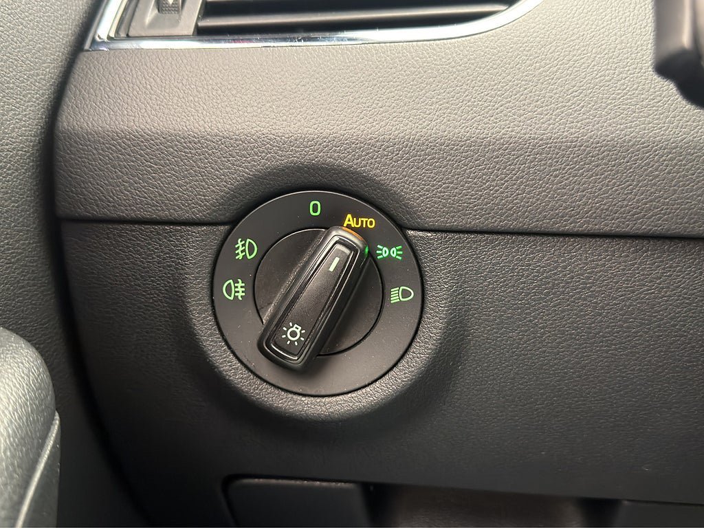 Vehicle Image 26
