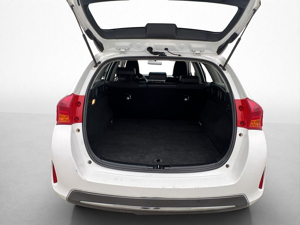 Vehicle Image 8