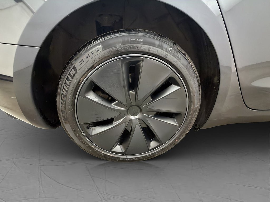 Vehicle Image 33