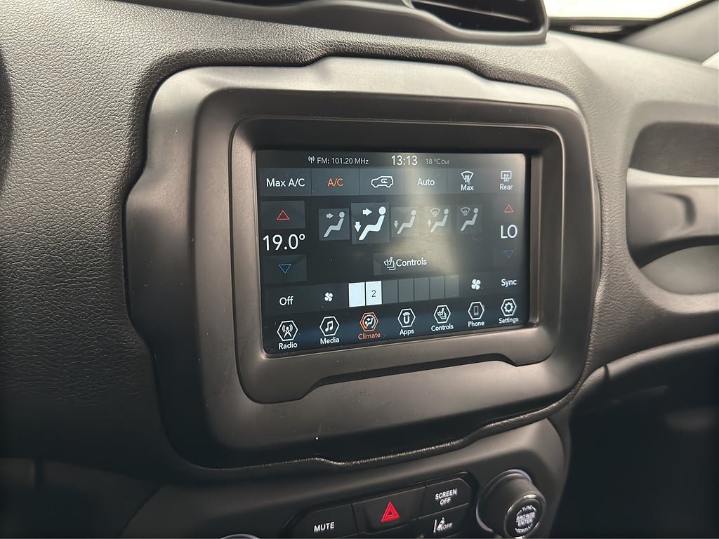 Vehicle Image 18
