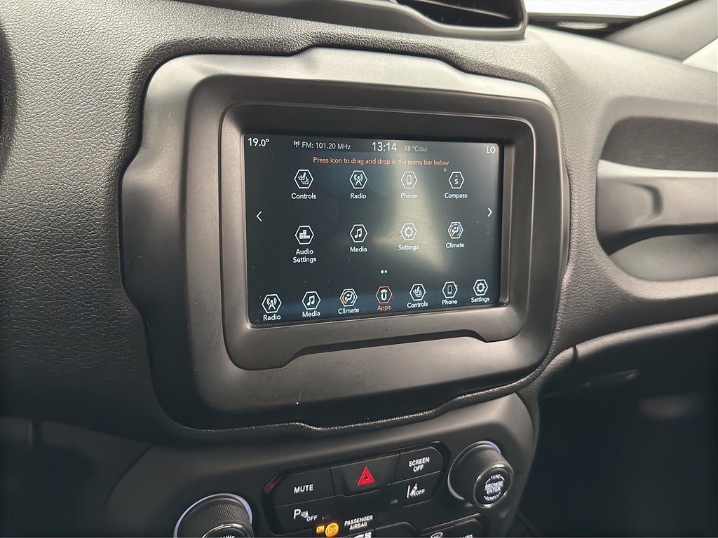 Vehicle Image 19