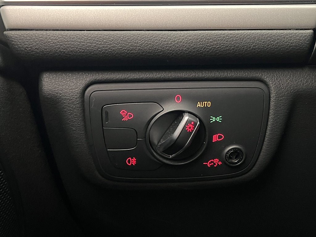 Vehicle Image 26