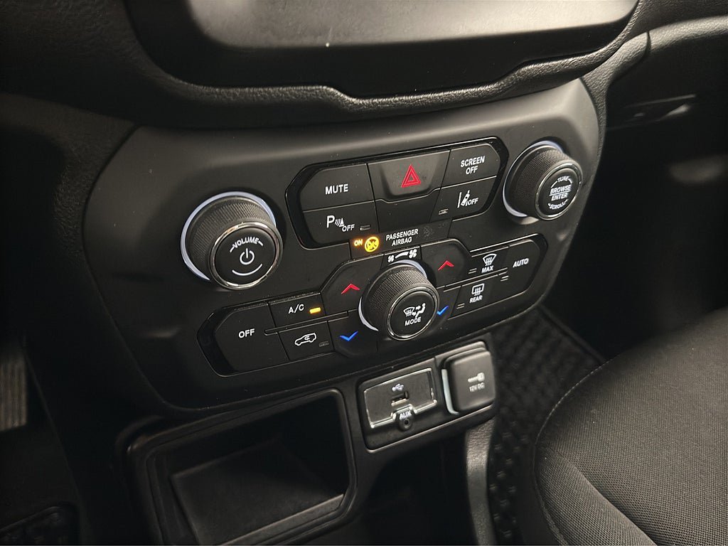 Vehicle Image 22