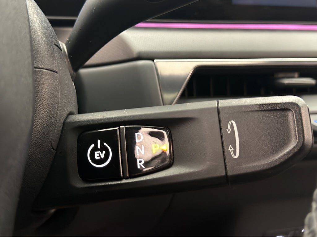 Vehicle Image 37