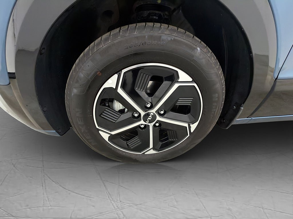 Vehicle Image 35