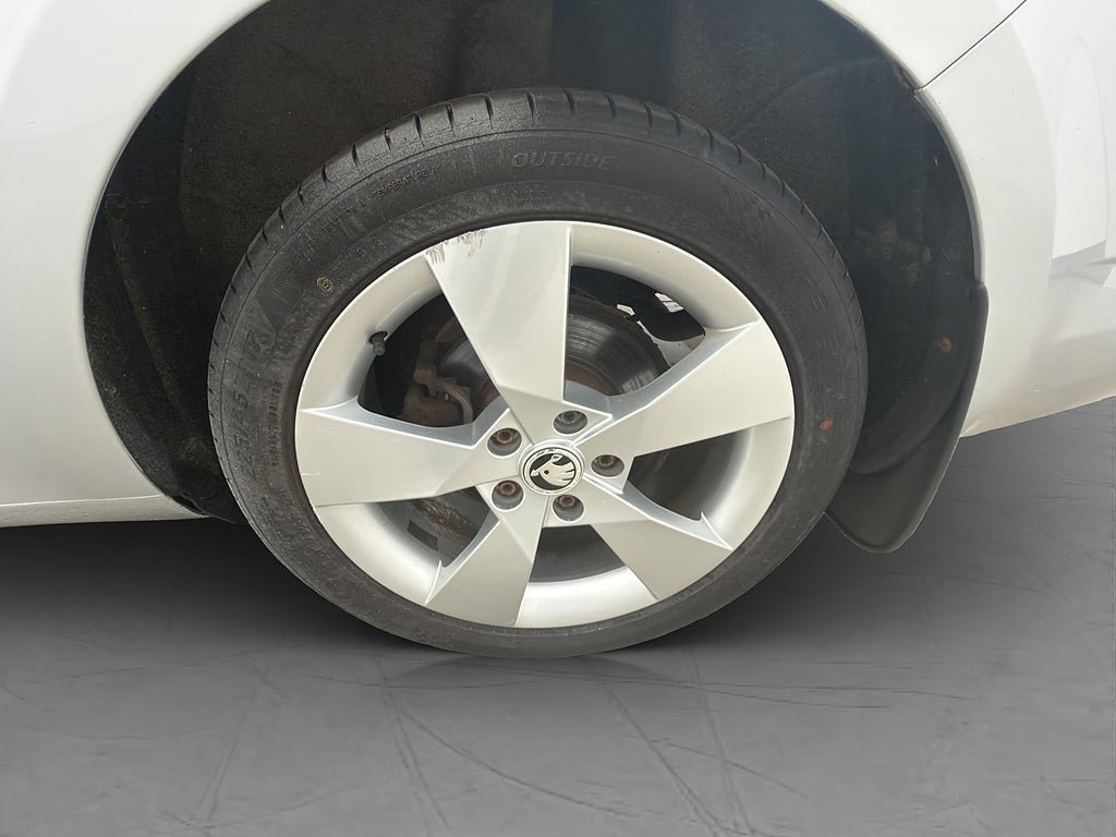Vehicle Image 30