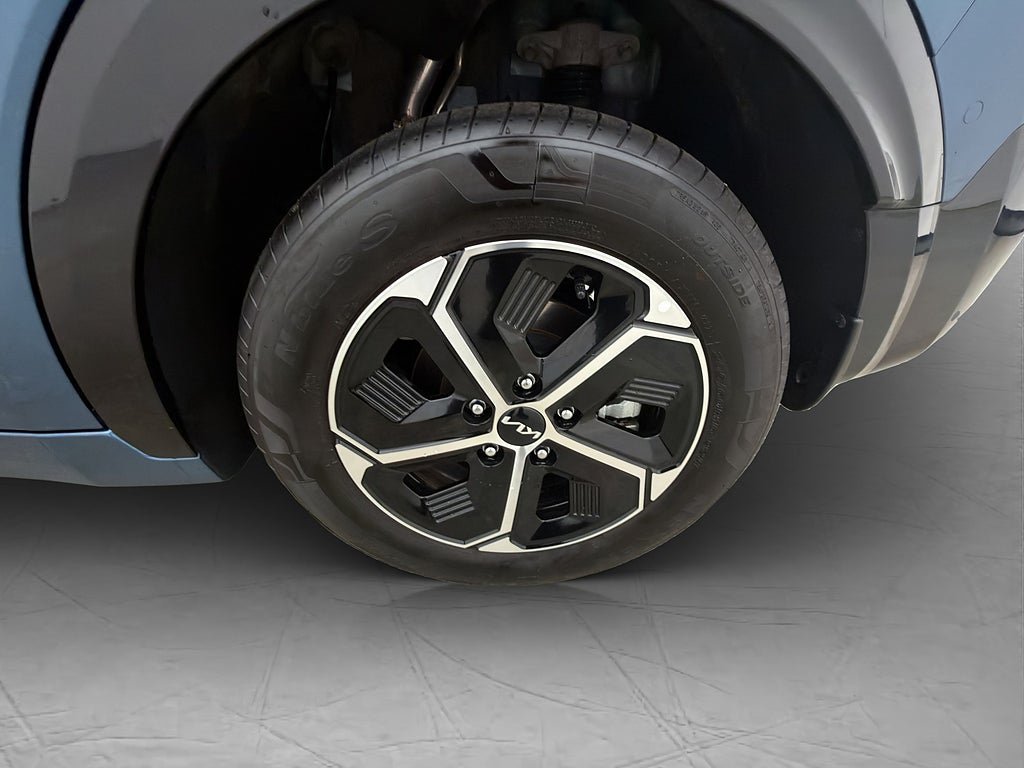 Vehicle Image 36