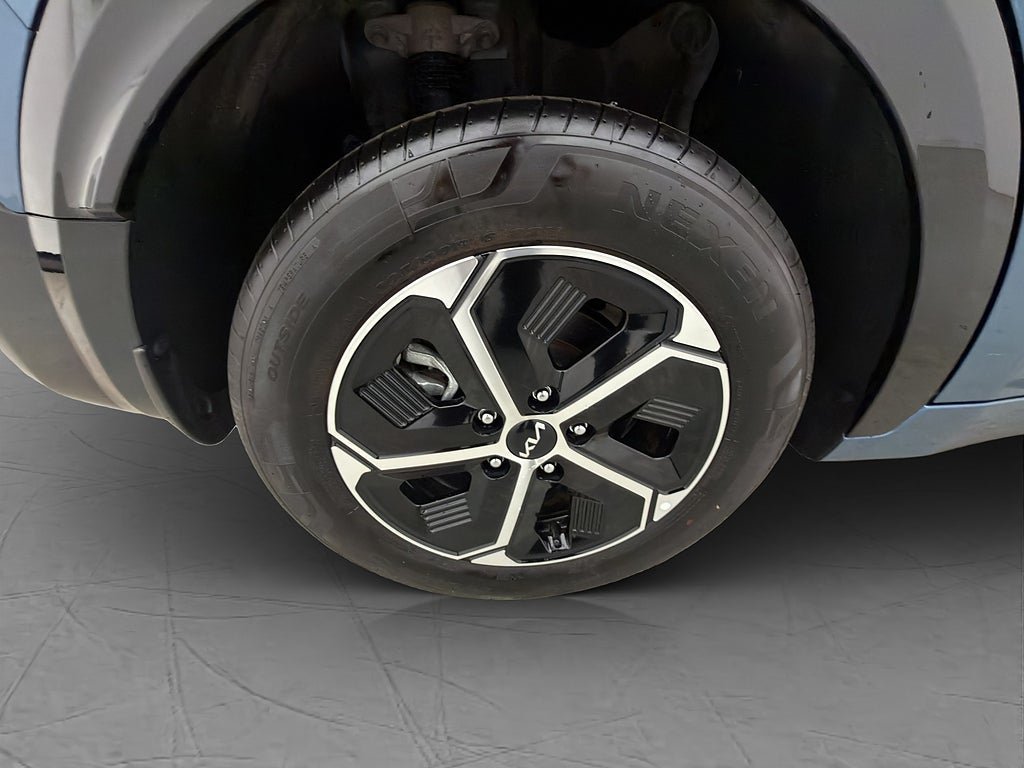 Vehicle Image 37