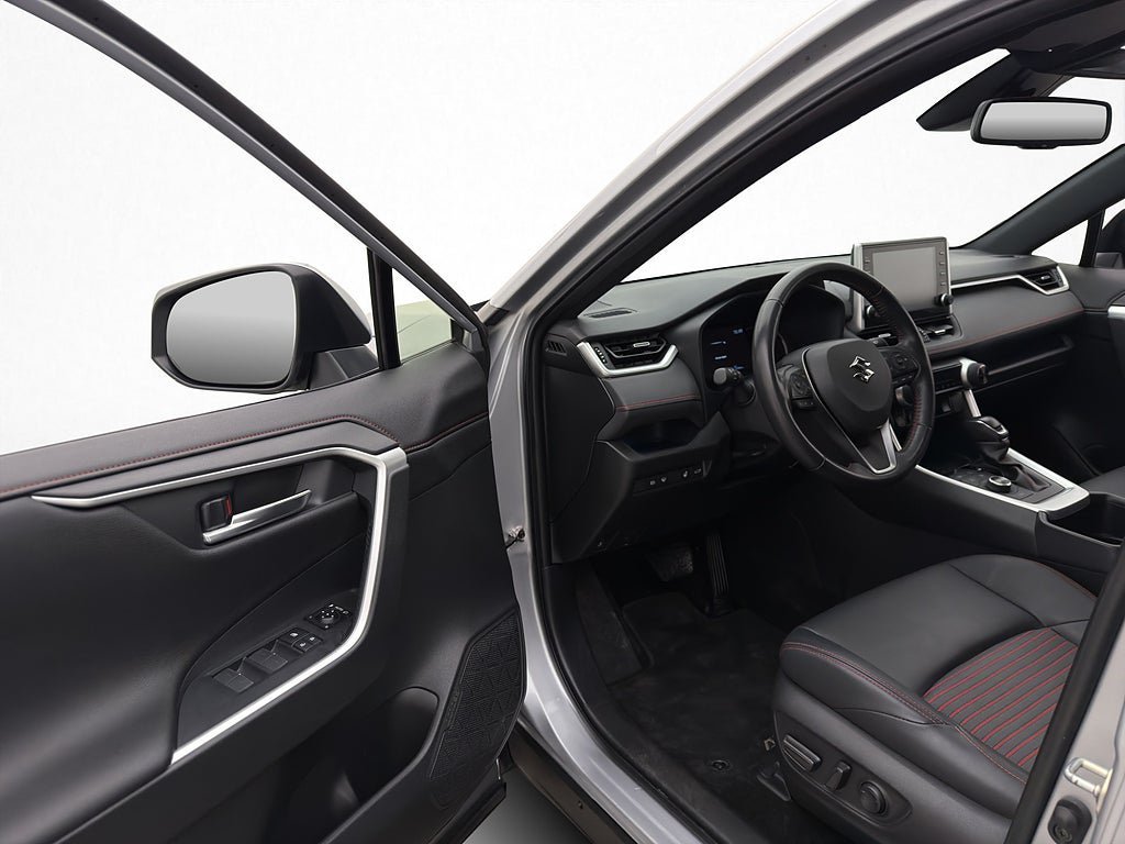 Vehicle Image 12