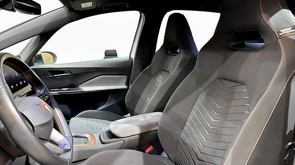 Vehicle Image 8