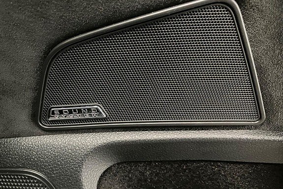Vehicle Image 28