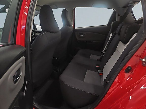 Vehicle Image 13