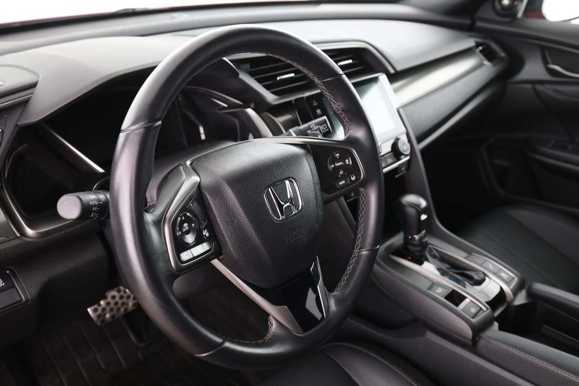 Vehicle Image 12