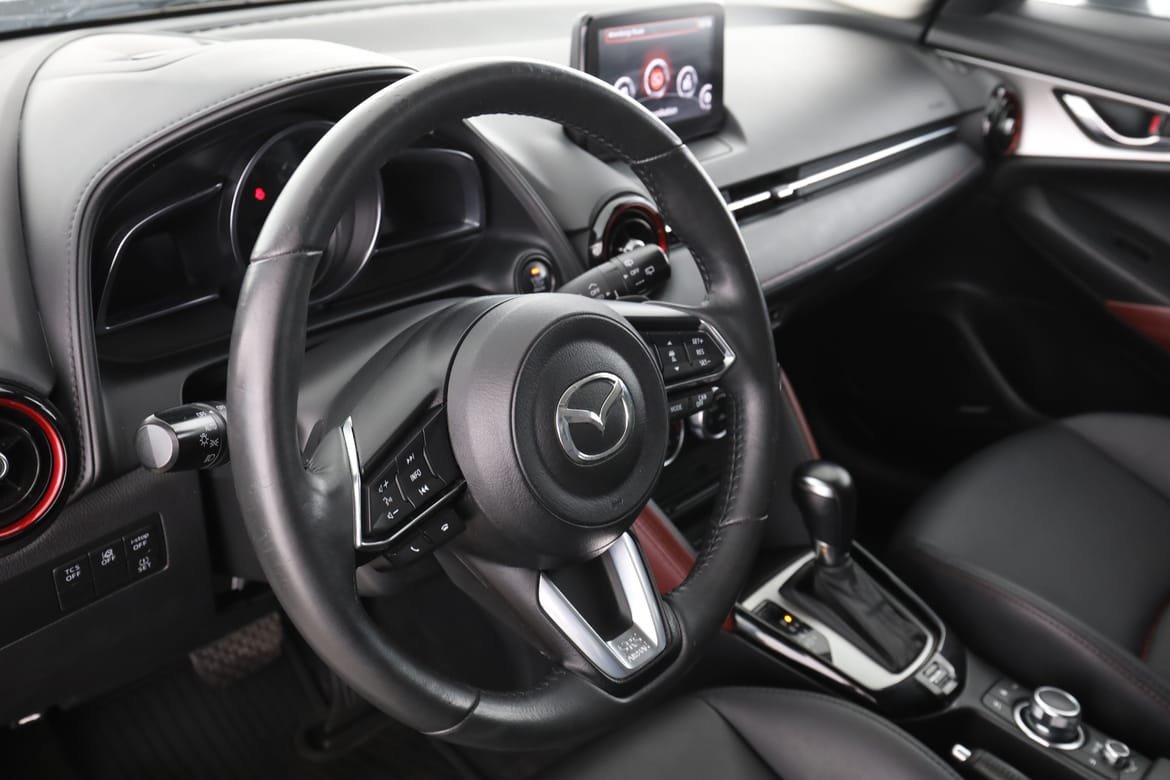 Vehicle Image 12