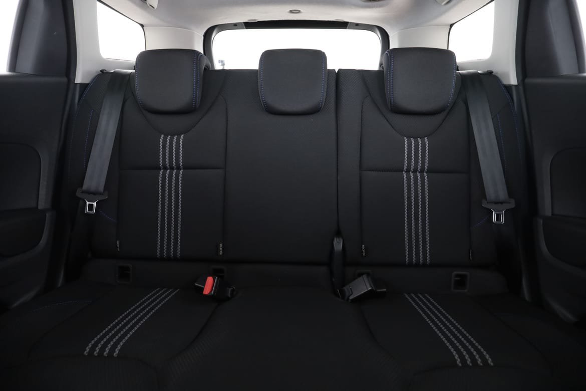 Vehicle Image 16