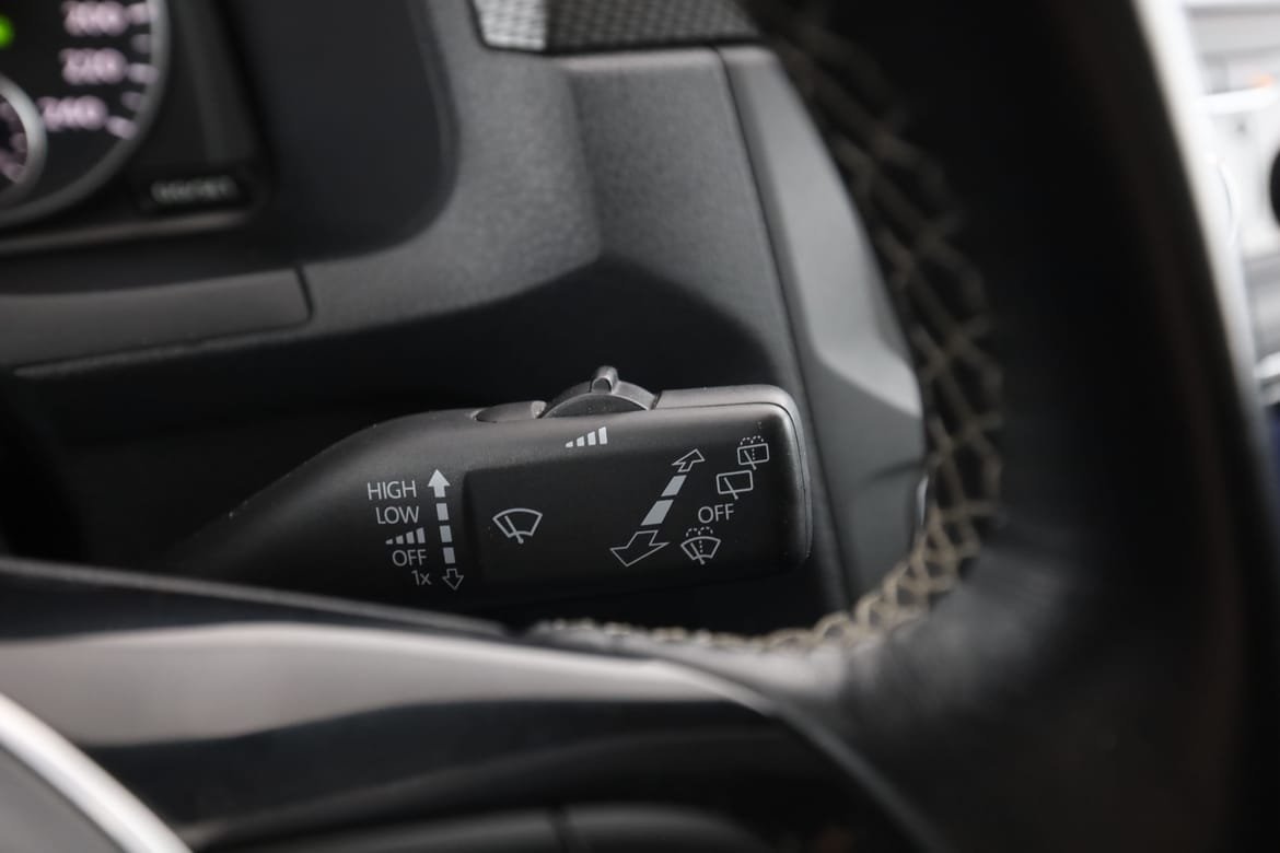 Vehicle Image 32