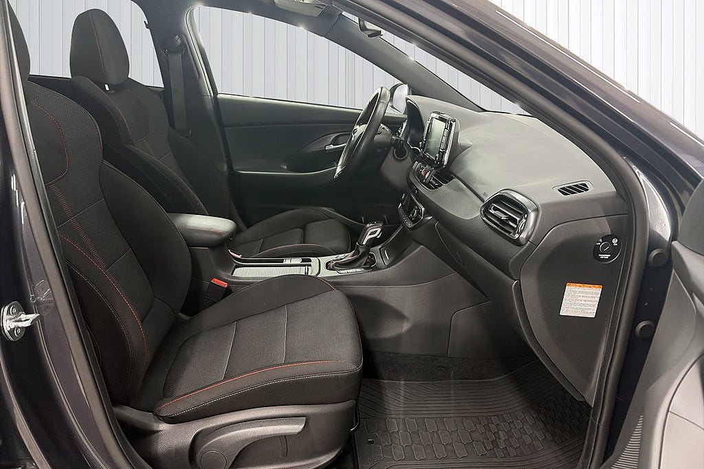 Vehicle Image 16