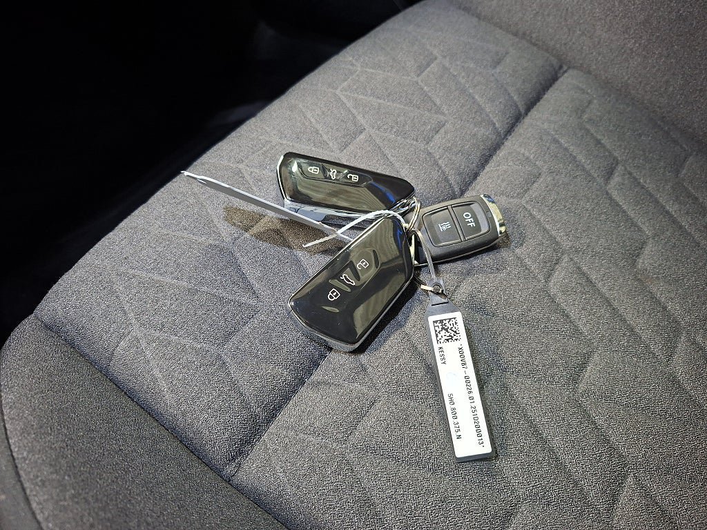 Vehicle Image 24