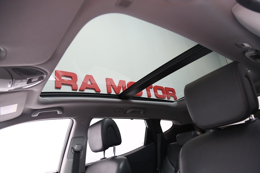 Vehicle Image 16