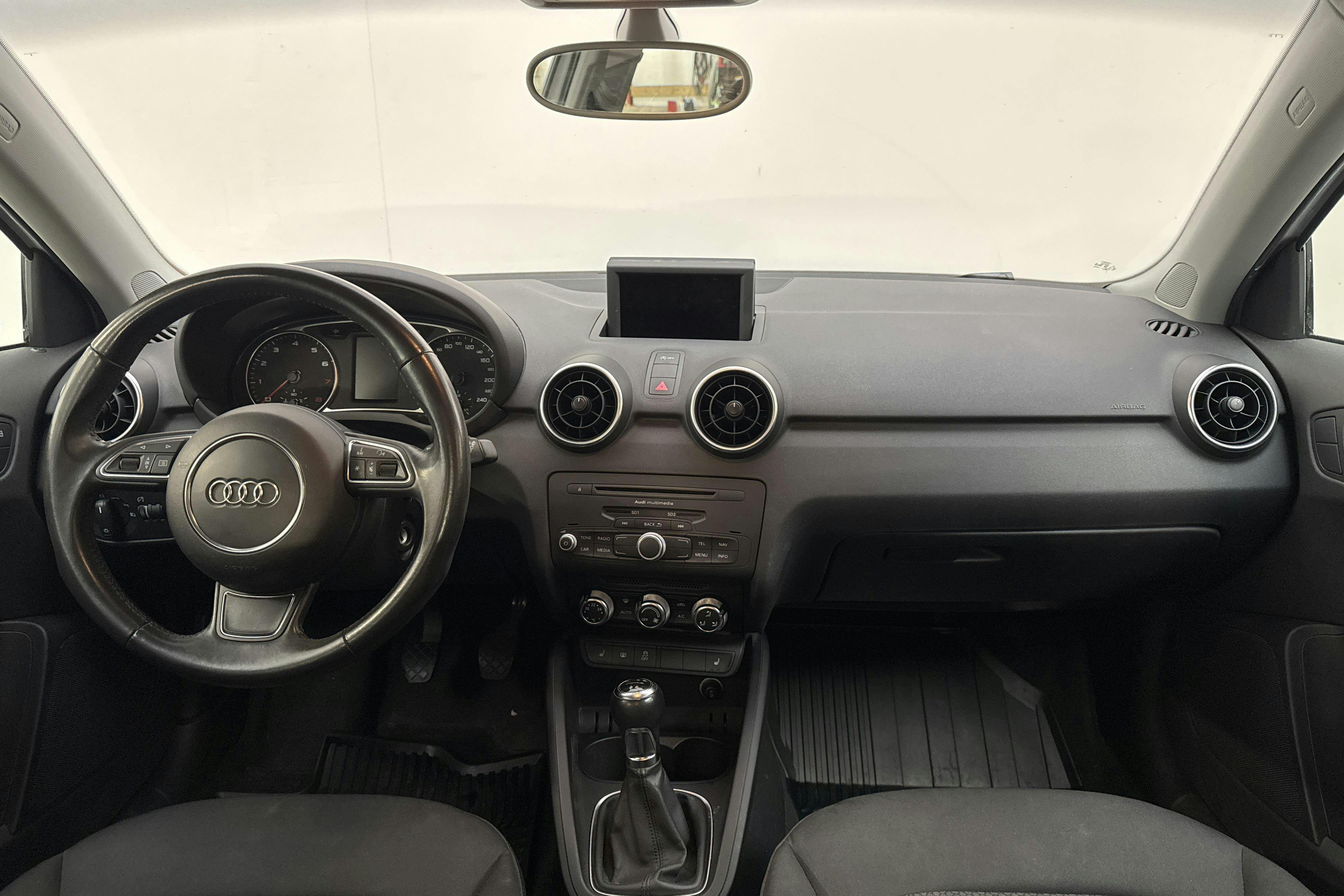 Vehicle Image 6