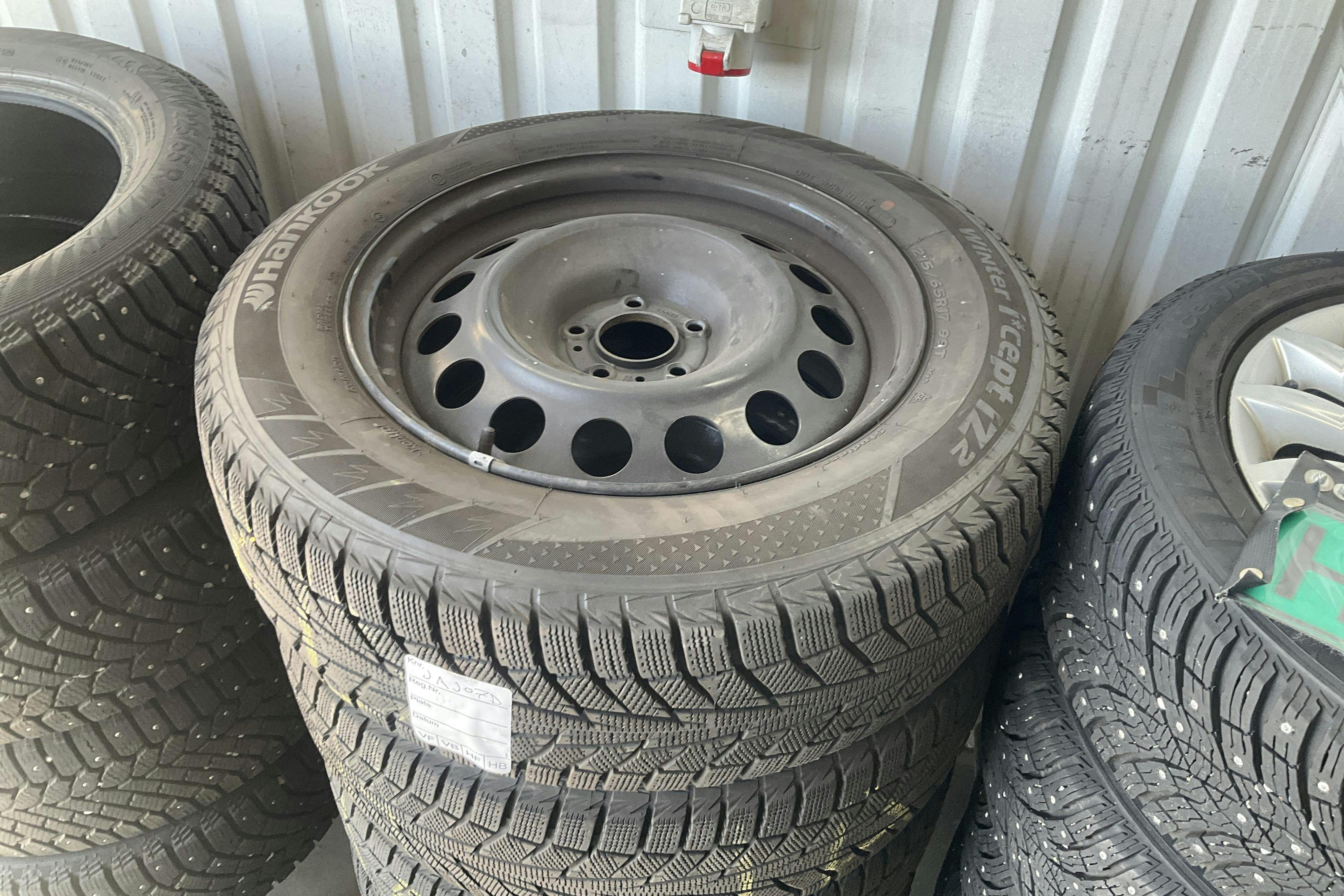 Vehicle Image 14