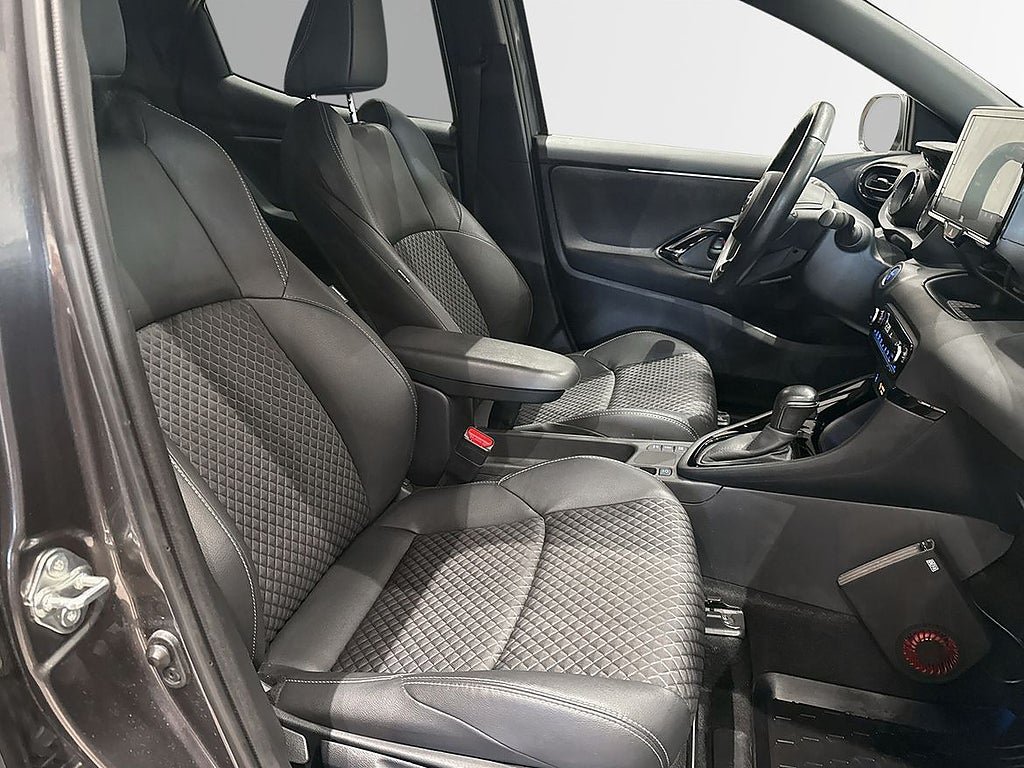Vehicle Image 7