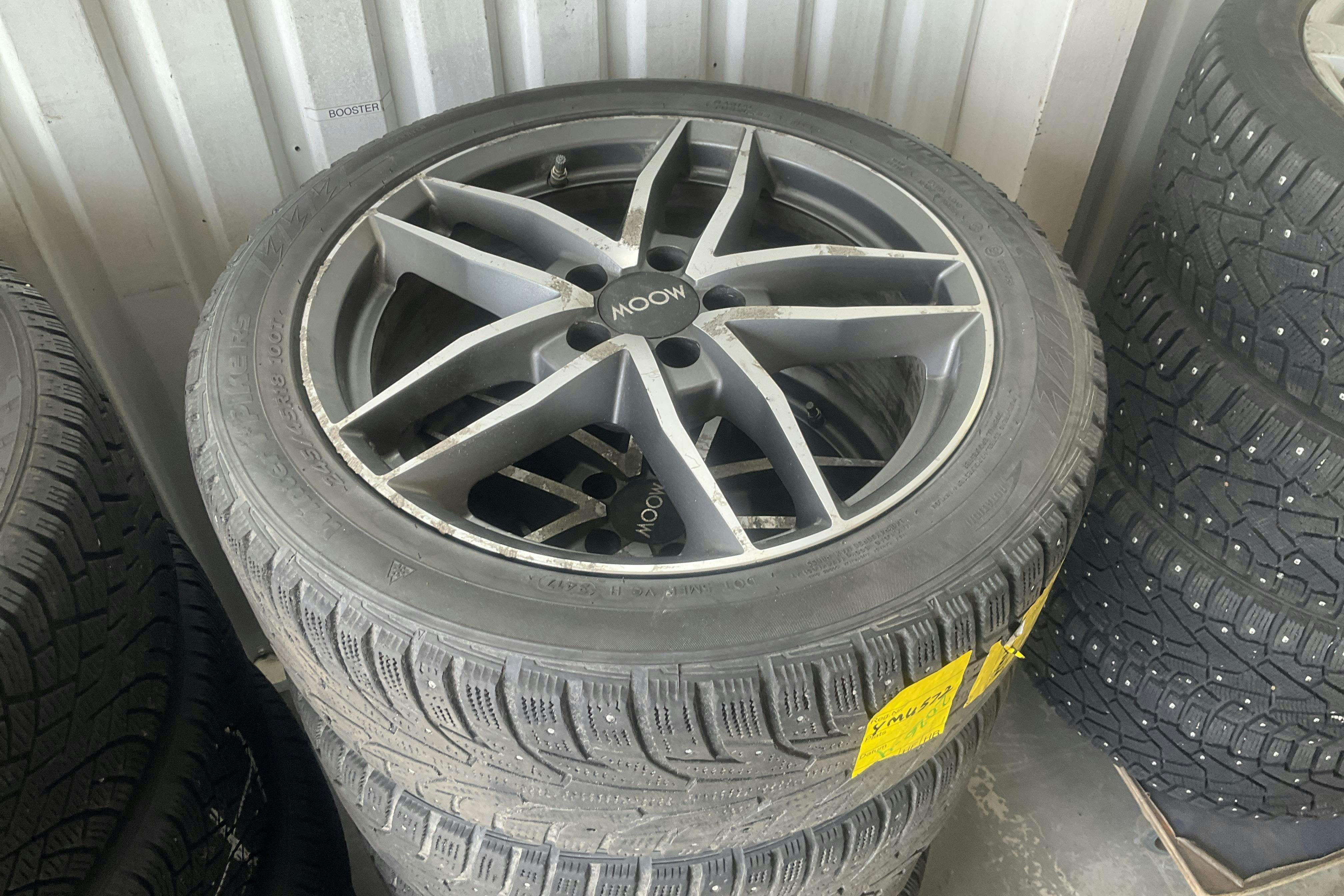 Vehicle Image 16