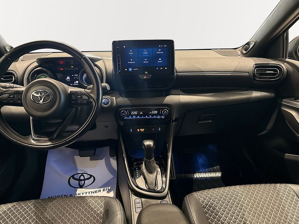 Vehicle Image 9