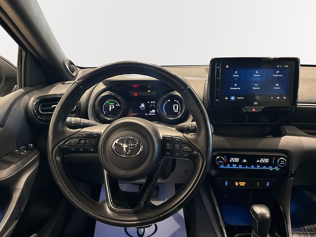 Vehicle Image 10