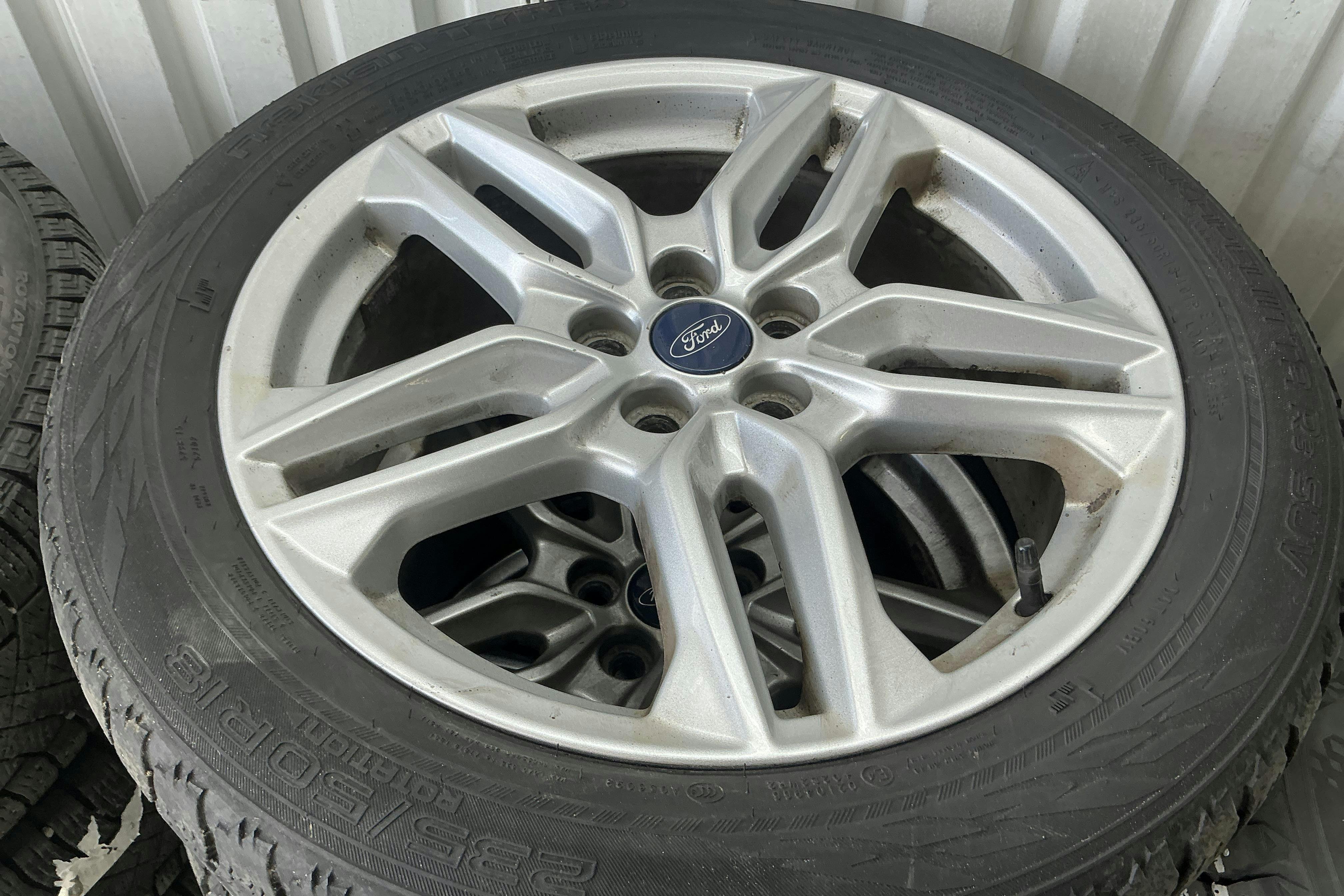 Vehicle Image 17