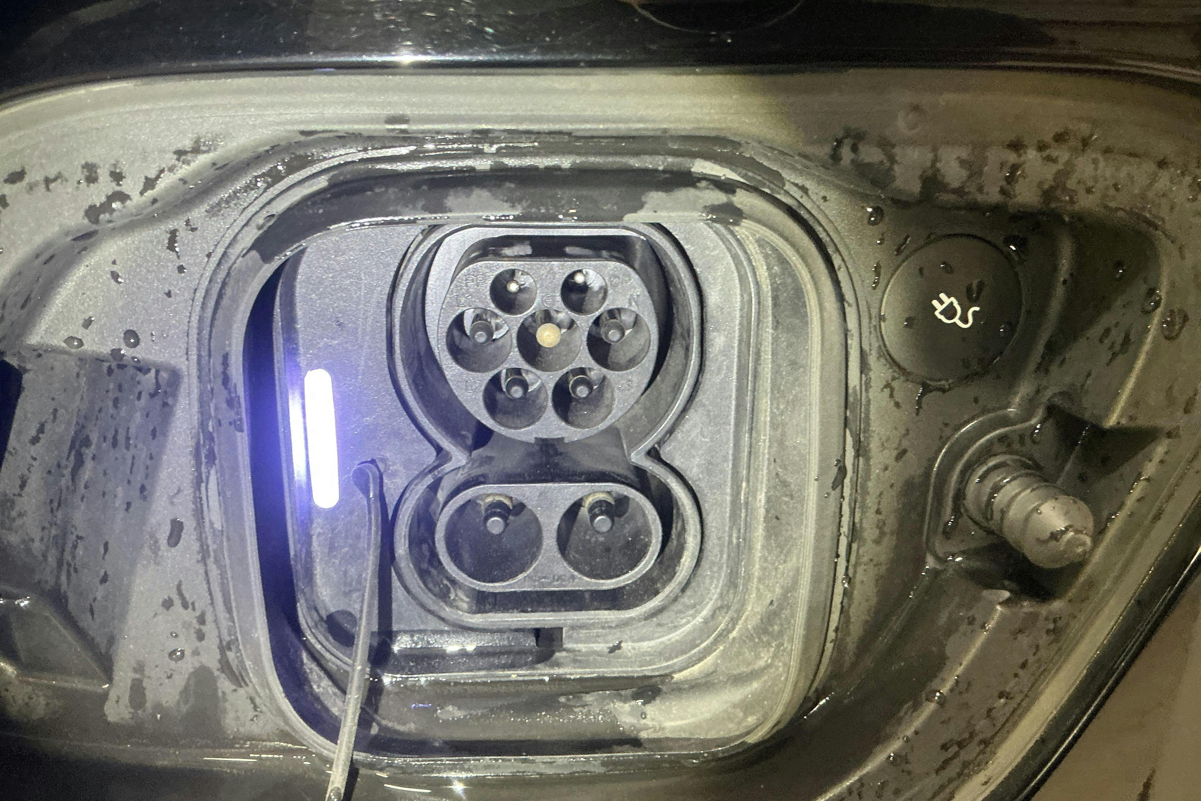Vehicle Image 16