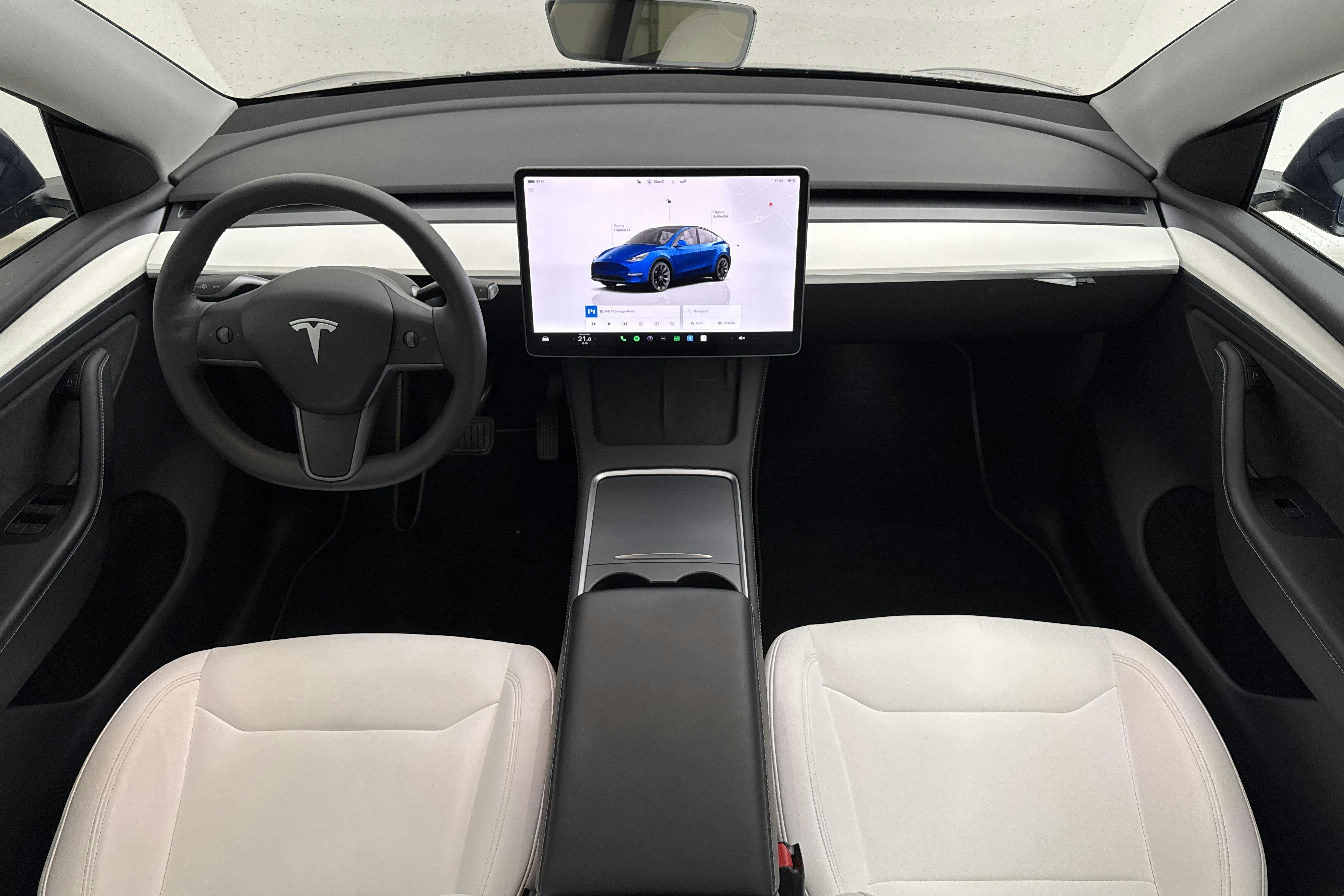Vehicle Image 6