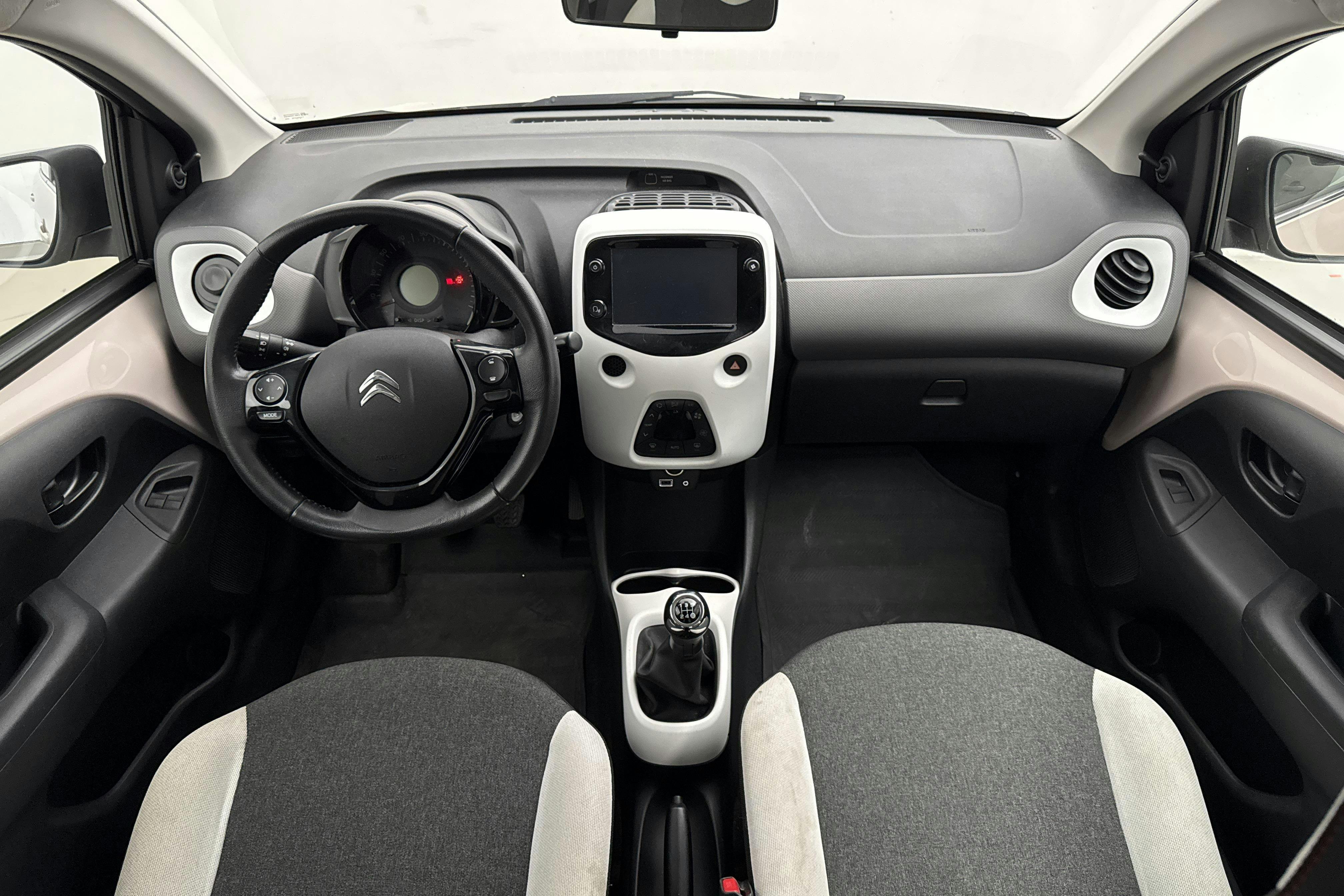Vehicle Image 6