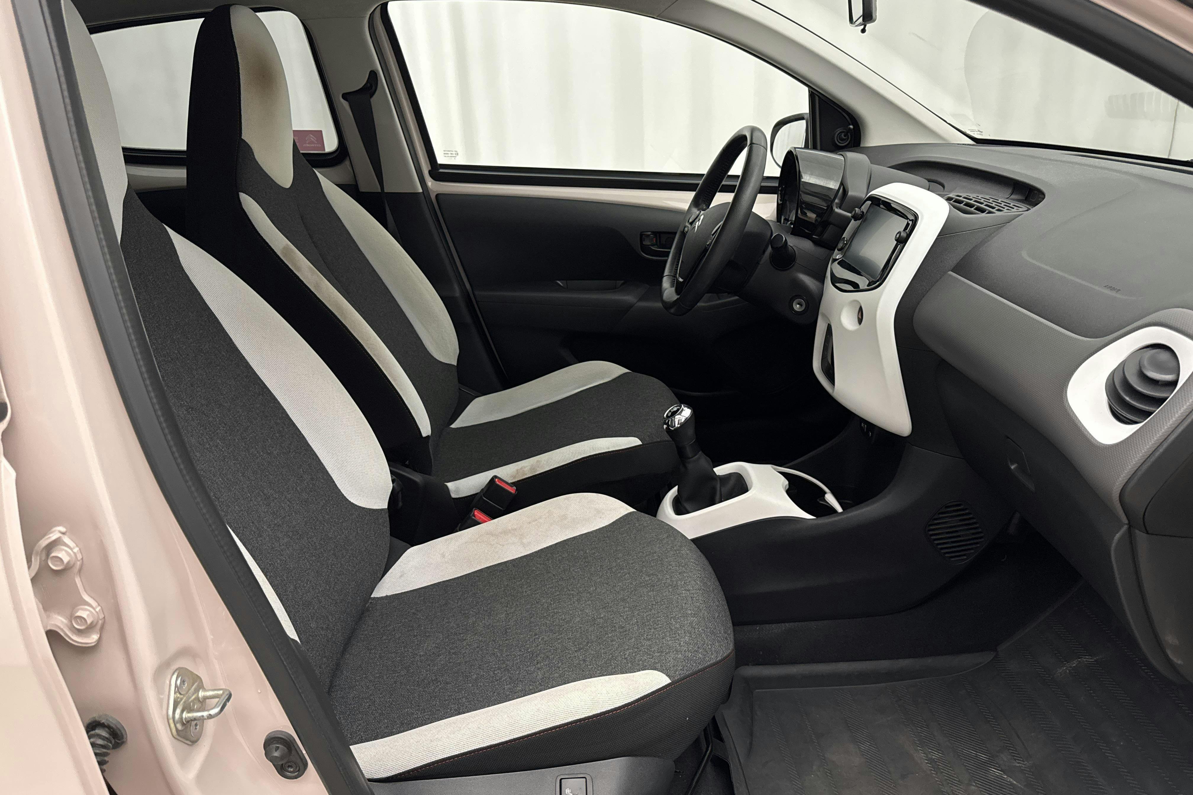 Vehicle Image 7