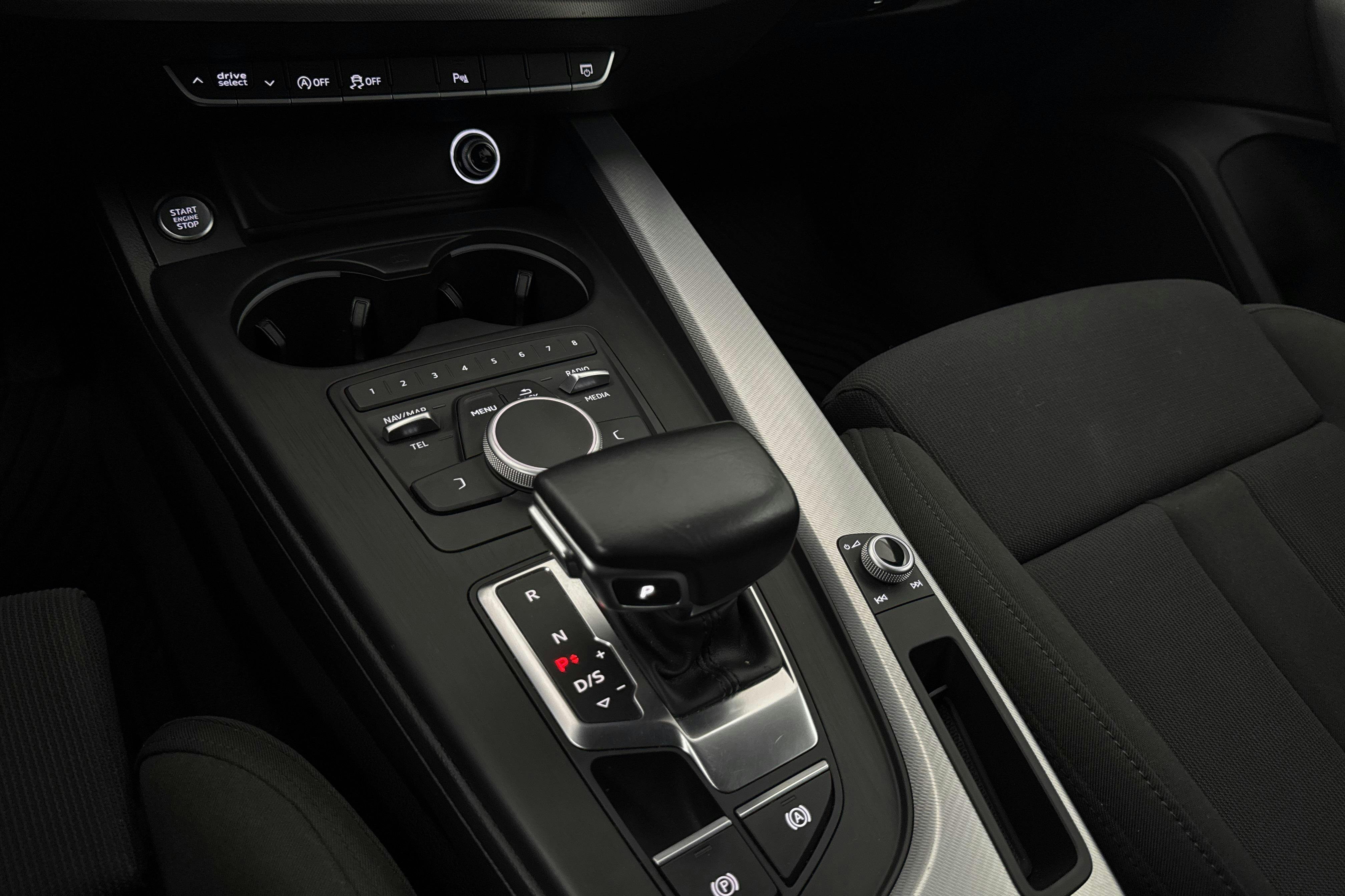 Vehicle Image 13