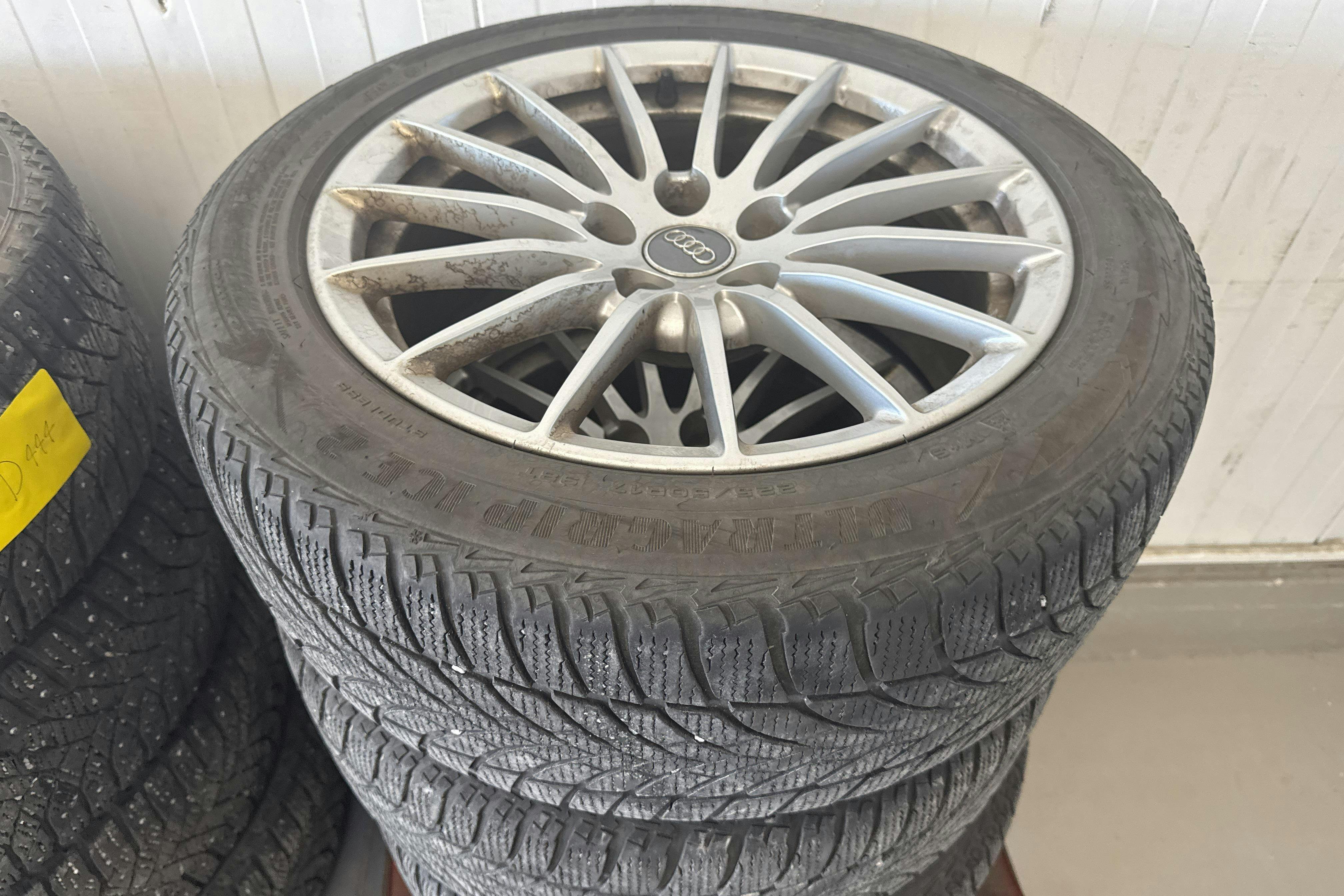 Vehicle Image 15