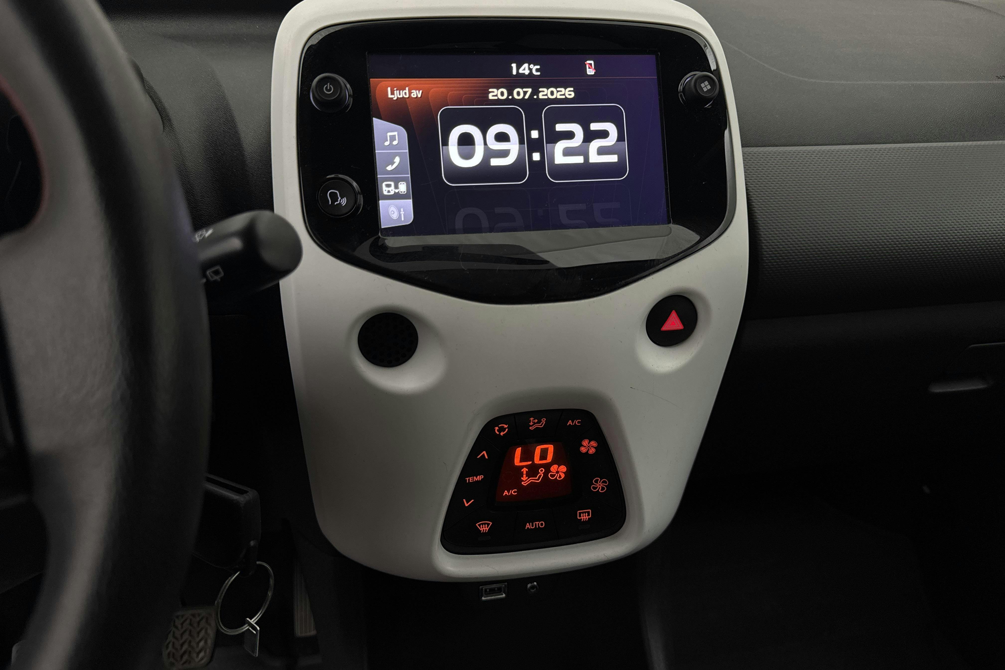 Vehicle Image 12