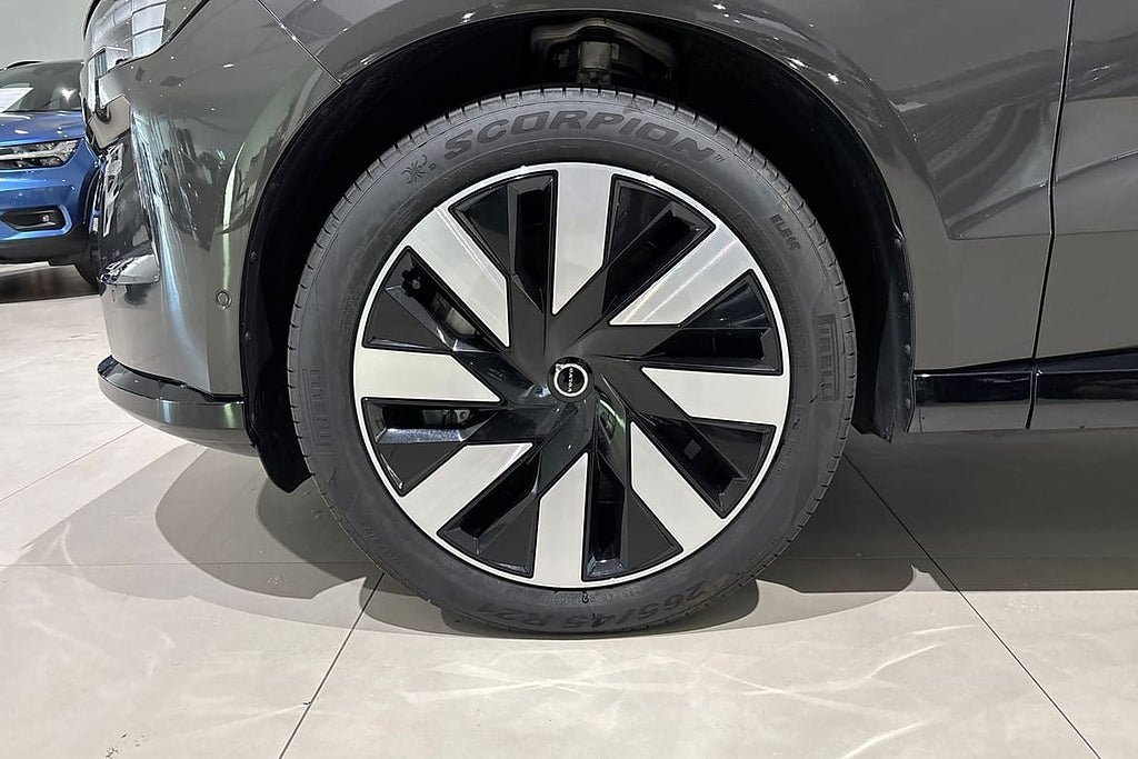 Vehicle Image 17