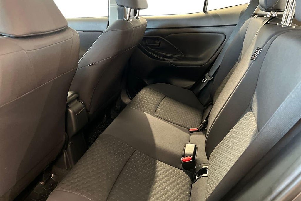 Vehicle Image 13