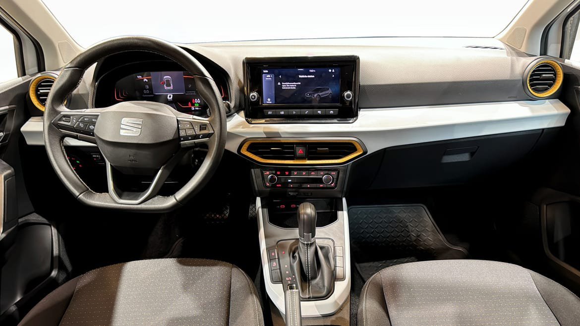 Vehicle Image 10