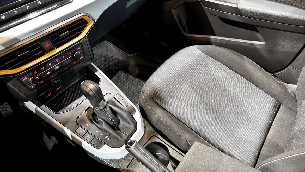 Vehicle Image 15