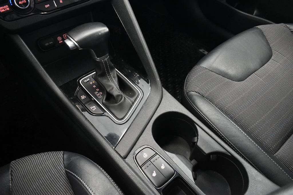 Vehicle Image 16