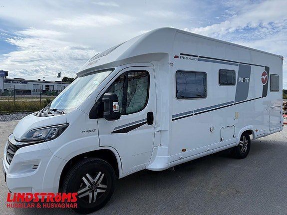 Vehicle Image 24