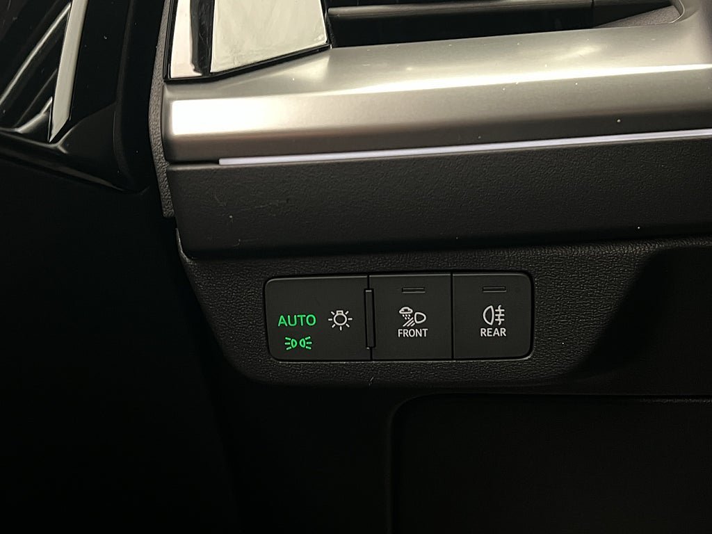 Vehicle Image 37